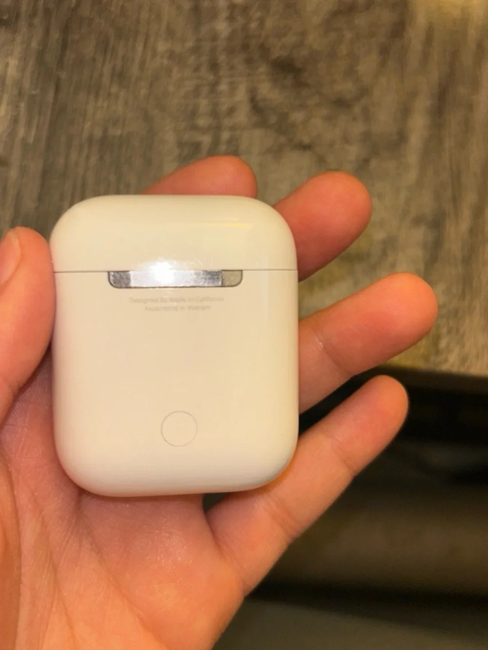Apple 2nd generation Wireless Earbuds with Charging Case